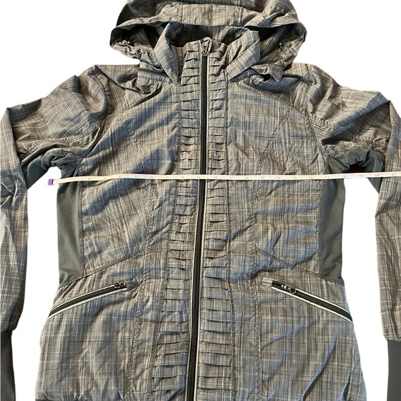 LULULEMON WOMENS GRAY & BLUE HOODED RUCHED ATHLETIC JACKET ESTIMATED SIZE 8 - Picture 7 of 15